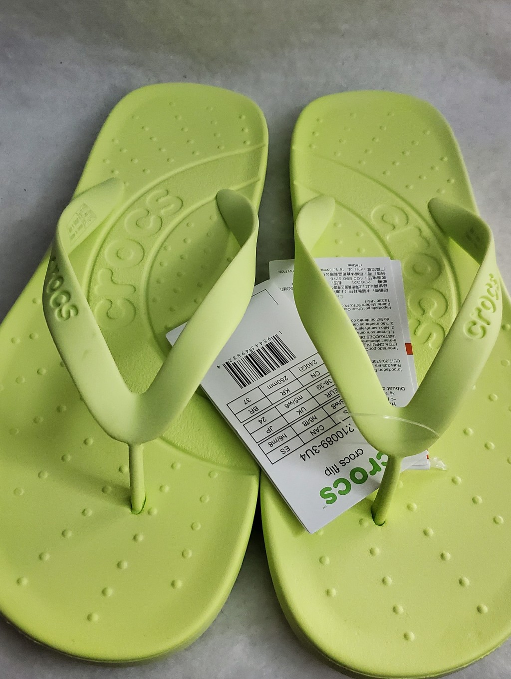 Nwt Crocs UnisexAdult FlipFlop Neon W10